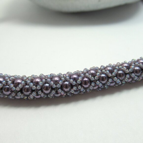 Filled netting Czech Pearl necklace